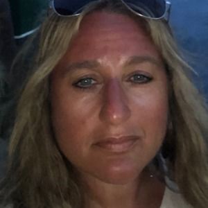 Meet your Posher, Leeann